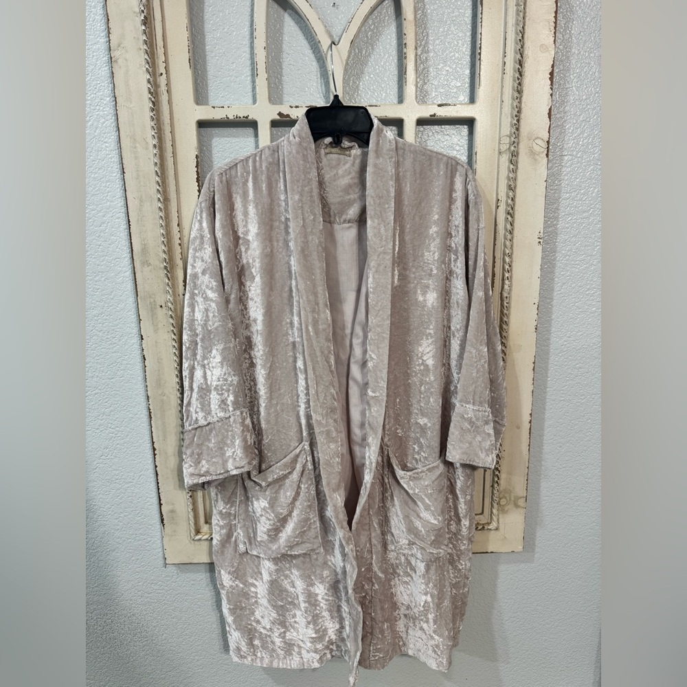 Pottery Barn Teen Velvet Hello Kitty  Robe - Picture 2 of 4